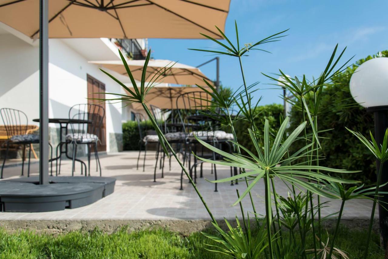 Bed and Breakfast L'Oasi Di Giorgia Читтаделла-дель-Капо Экстерьер фото