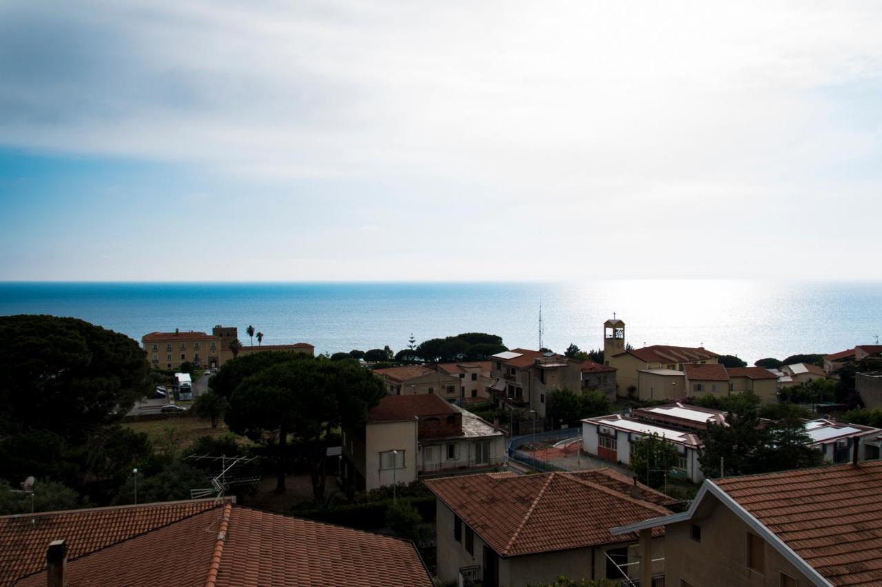 Bed and Breakfast L'Oasi Di Giorgia Читтаделла-дель-Капо Экстерьер фото
